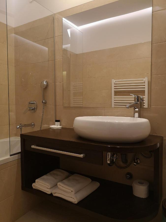 Pr Klaudiji 3*
